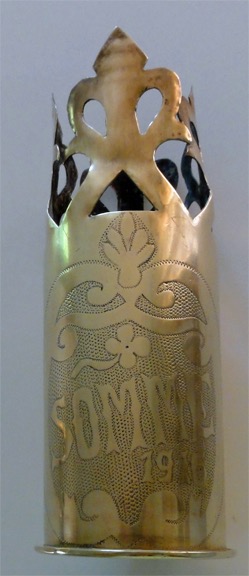Shell engraved Somme with zigzag work and top crenelated with fleur-de-lis shape. engraved 1916