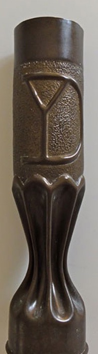 A Y and a D for "Yankee Division"&nbsp; on a fluted body 