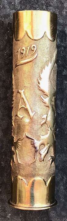 At the back a large medallion with: Somme, Meuse-Argonne, St.Mihiel [battles] and 1918