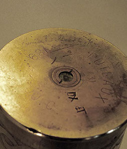 Shell engraved on the headstamp in cursive: 8eme c[compagnie],genie, secteur 14, Front, 1069eme jour de guerre, and signed Emile delsol.