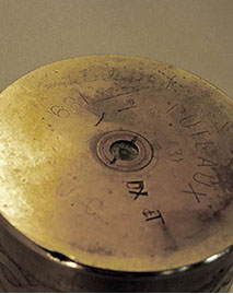 Shell engraved on the headstamp in cursive: 8eme c[compagnie],genie, secteur 14, Front, 1069eme jour de guerre, and signed Emile delsol.