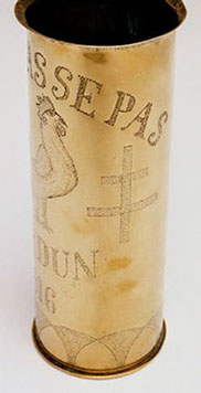 Shell "ON NE PASSE PAS" Cross of Lorraine on the right side.