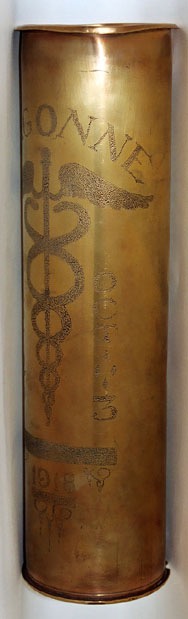 Shell engraved ARGONNE and Oct. 3 right of the Caduceus. Below: 1918. Stippling technique.